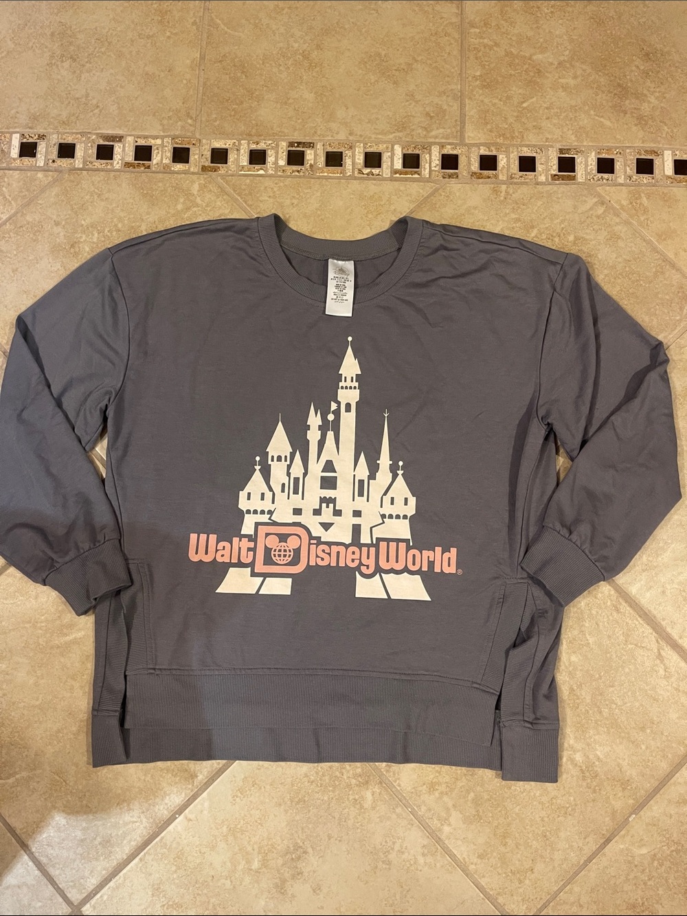Disney Walt Disney World Castle Jersey Lightweight Sweatshirt Size Large NWOT